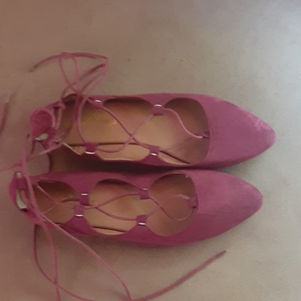 Flats - Picture 2 of 3